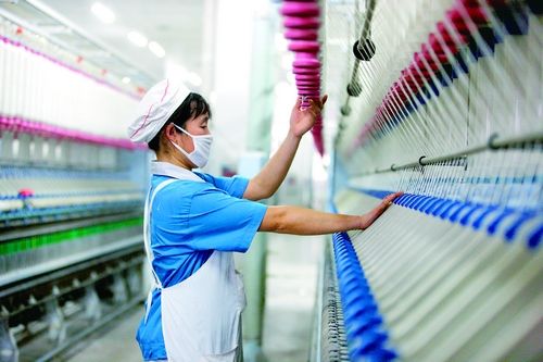 纺织女工加工出口纺织产品